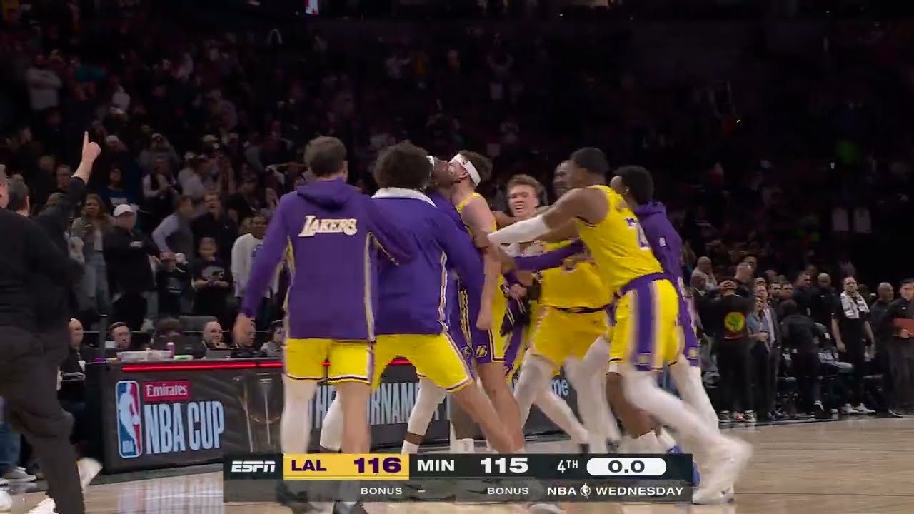 Austin Reaves' CRAZY Game-Winning Floater! 🚨 #TissotBuzzerBeater