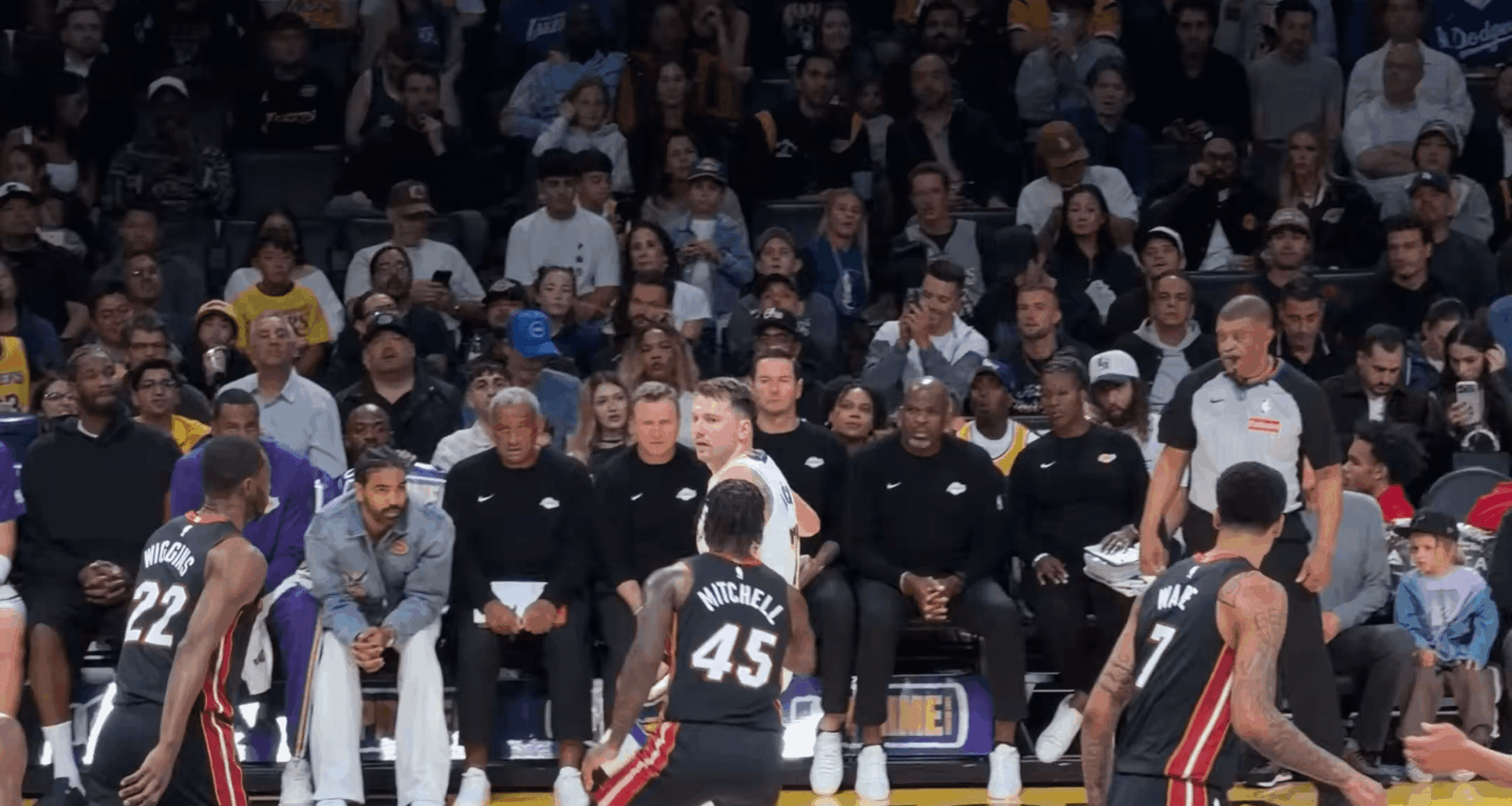 Pass to the corner to PJ or Klay 😢