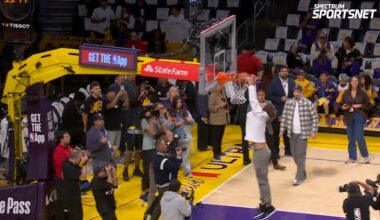 Tyler Glasnow slam dunk, Blake Snell & more Dodgers go to Lakers game after 2025 World Series win