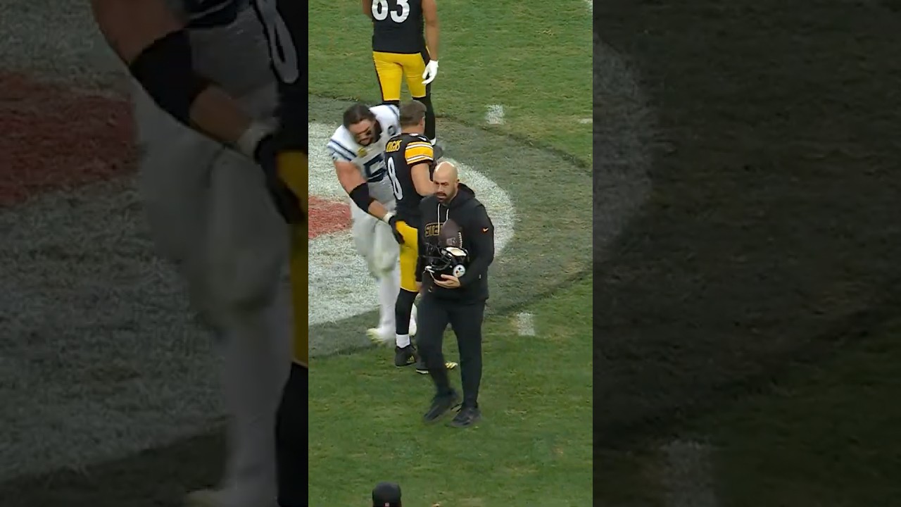 Quenton Nelson paying his respects to Aaron 🫡😂