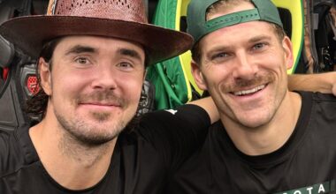 Mr 1000th Game receives The Hat