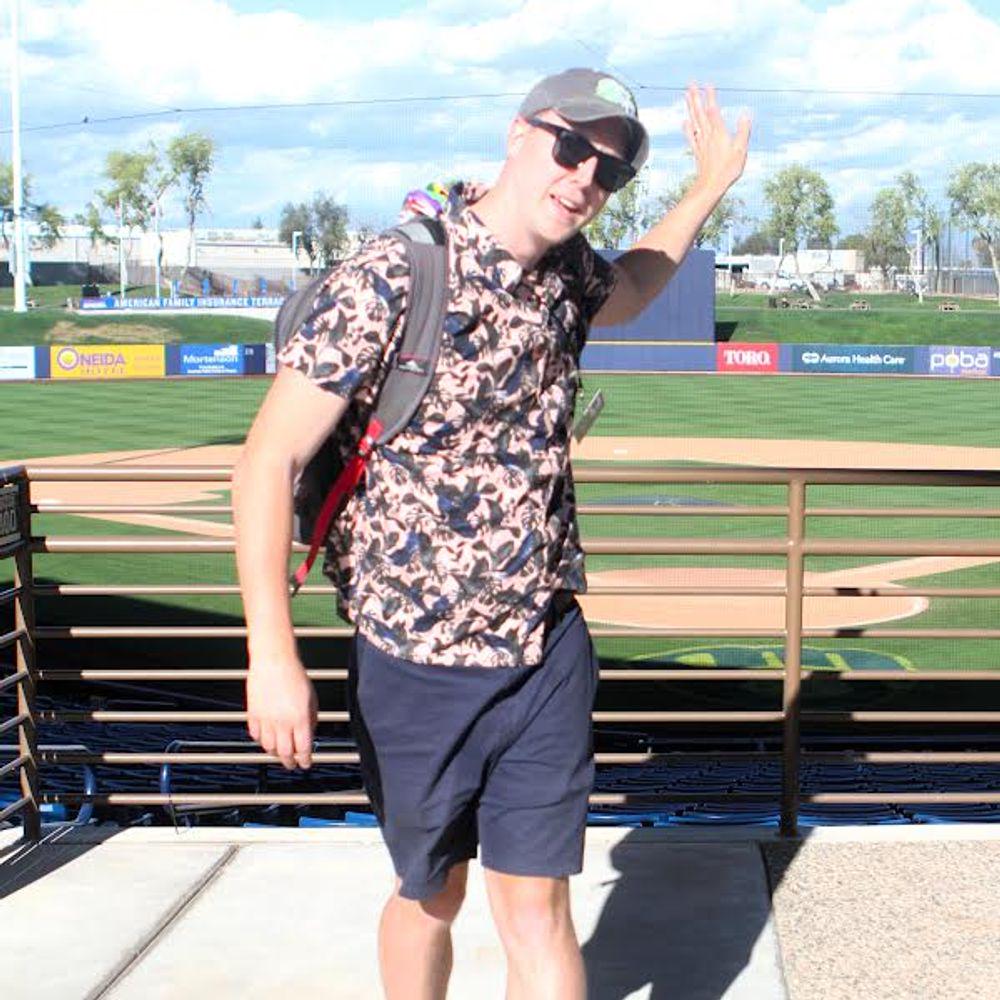 [Hogg] For the second time in his first two seasons as the Brewers manager, Pat Murphy wins NL Manager of the Year. He's only the third back-to-back winner of the award since the BBWAA began awarding it in 1983, joining Bobby Cox and Kevin Cash.