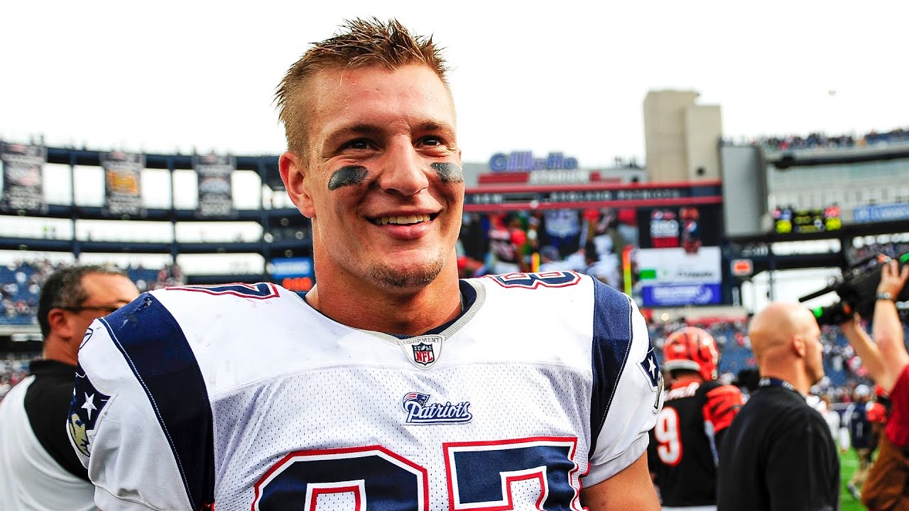 Rob Gronkowski to Sign One-Day Contract with New England Patriots on November 12