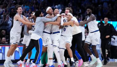 DESMOND BANE HITS A BUZZER BEATER 3 TO WIN THE GAME!!!