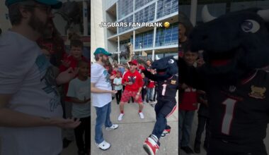 unc was so confused #houston #texans #jacksonville #jaguars #nfl #mascot #prank #67