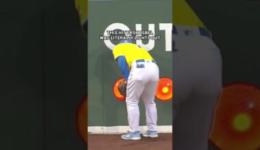 The light bulb was SHATTERED #baseball #royals