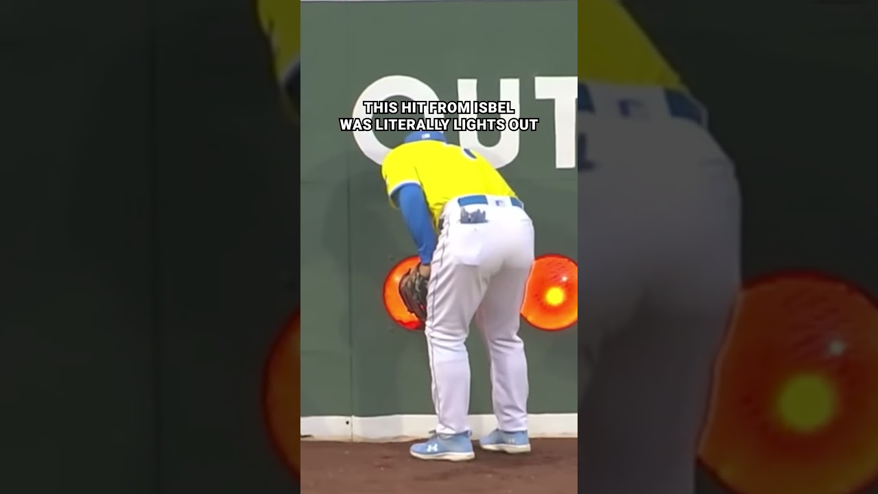 The light bulb was SHATTERED #baseball #royals