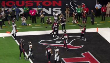 Money Mills runs it in for the touchdown 🏈