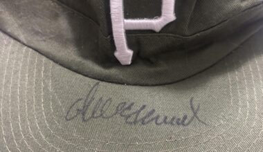 Help me with this autograph