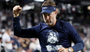 Cowboys honor Marshawn Kneeland in dominant win over Raiders