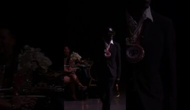 Flavor Flav pulled up to the MLB Awards 🤣