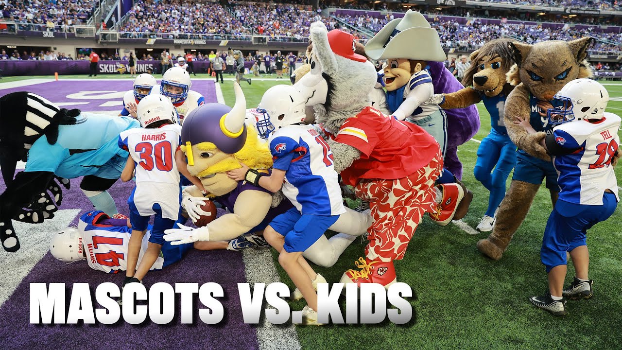 Mascots Do Tush Push During Mascot vs. Kids Halftime Game | Minnesota Vikings
