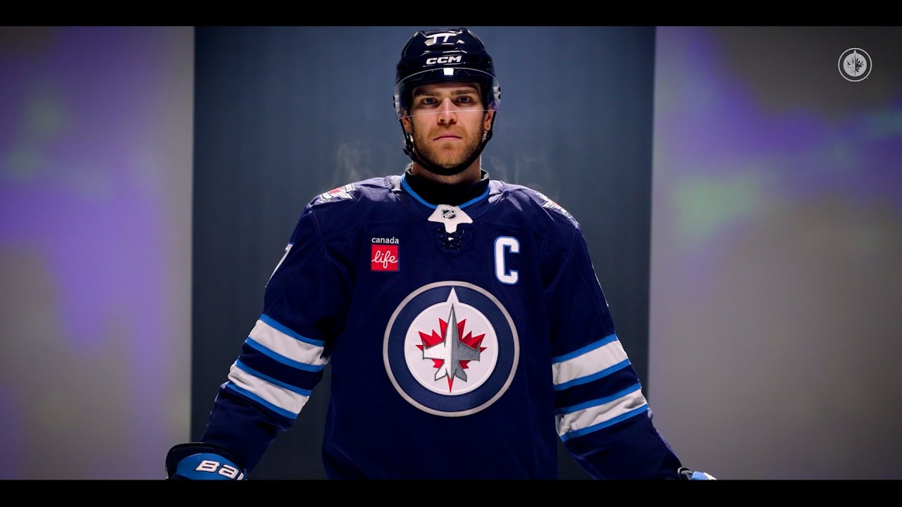 ADAM LOWRY signs five-year contract extension in WINNIPEG!