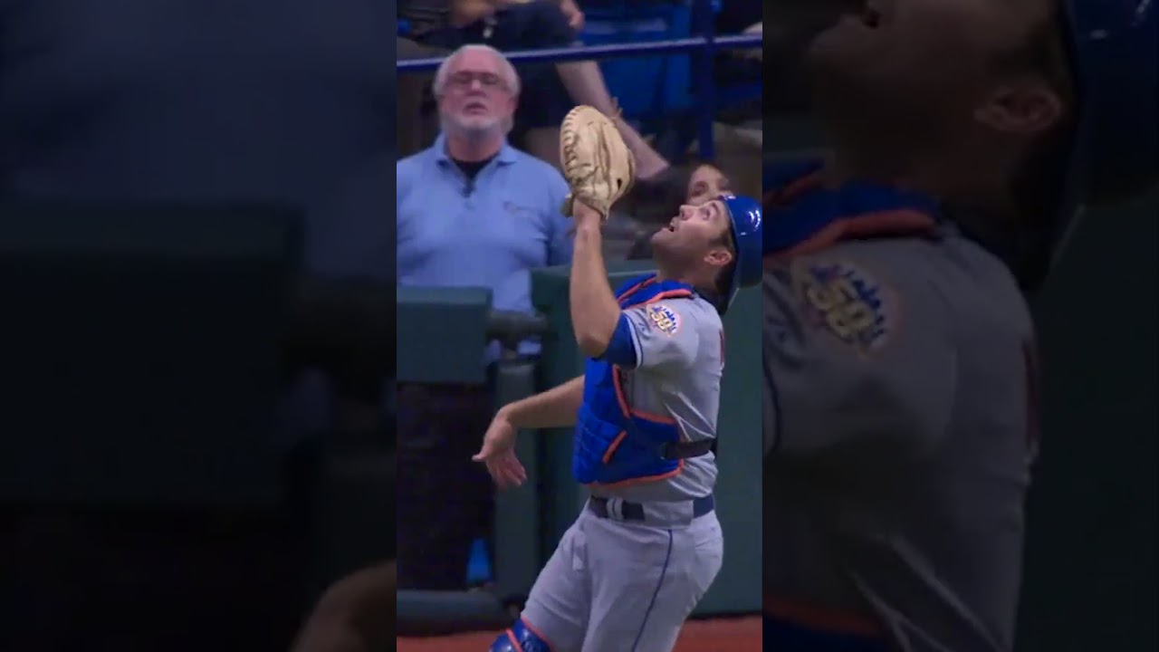 R.A. Dickey completes the SECOND one-hitter of his career 👏