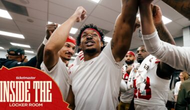 Go Inside the 49ers Locker Room Following Week 11 vs. Cardinals