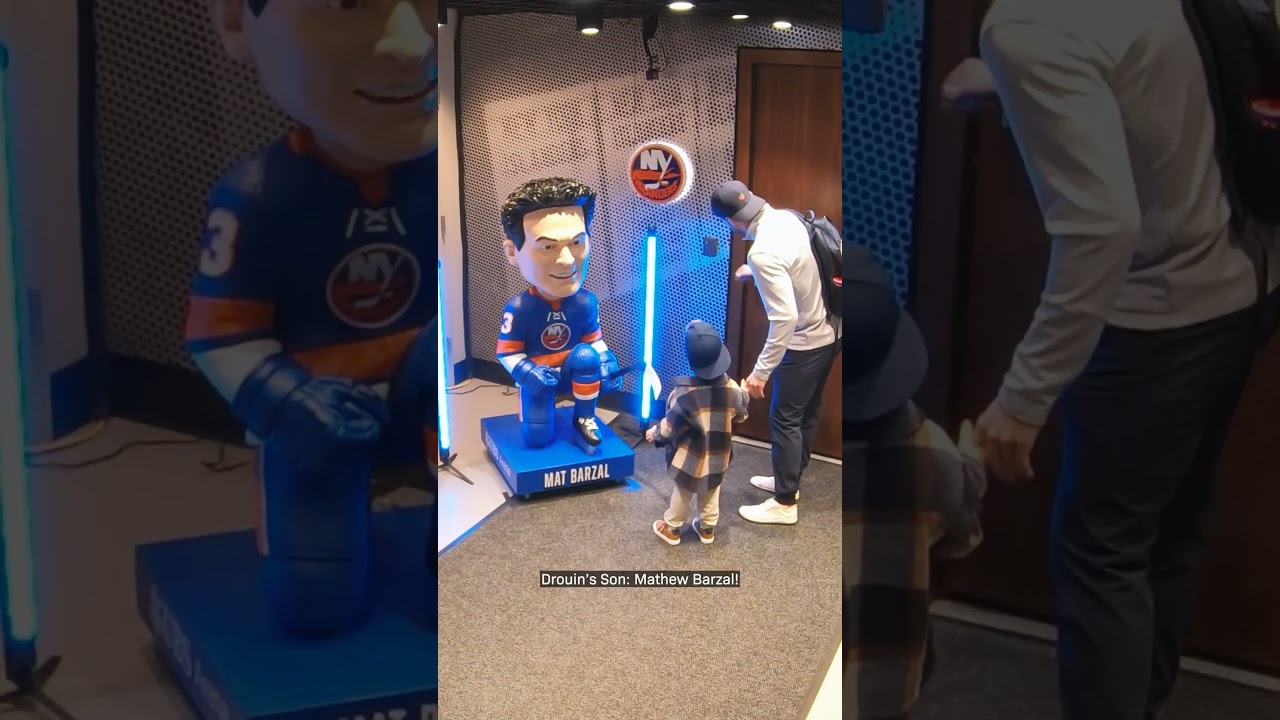 New York Islanders Players Surprised by Giant Barzal Bobblehead