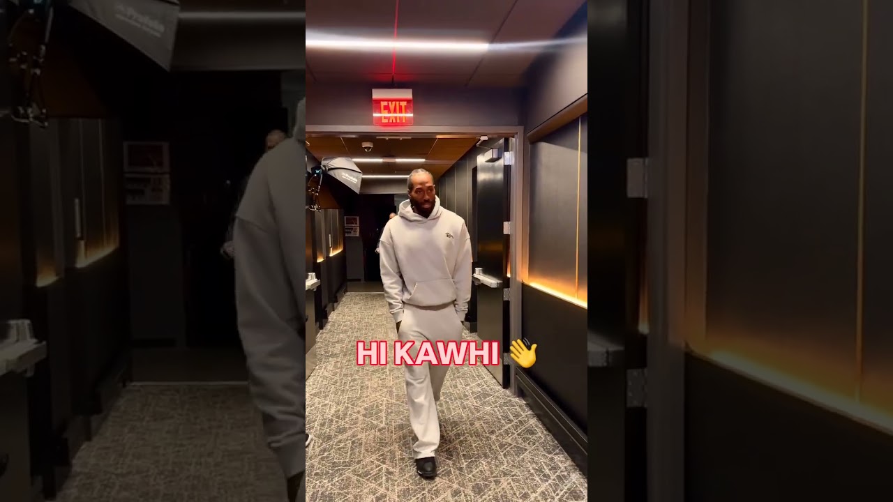 Kawhi arriving at the game 🤖