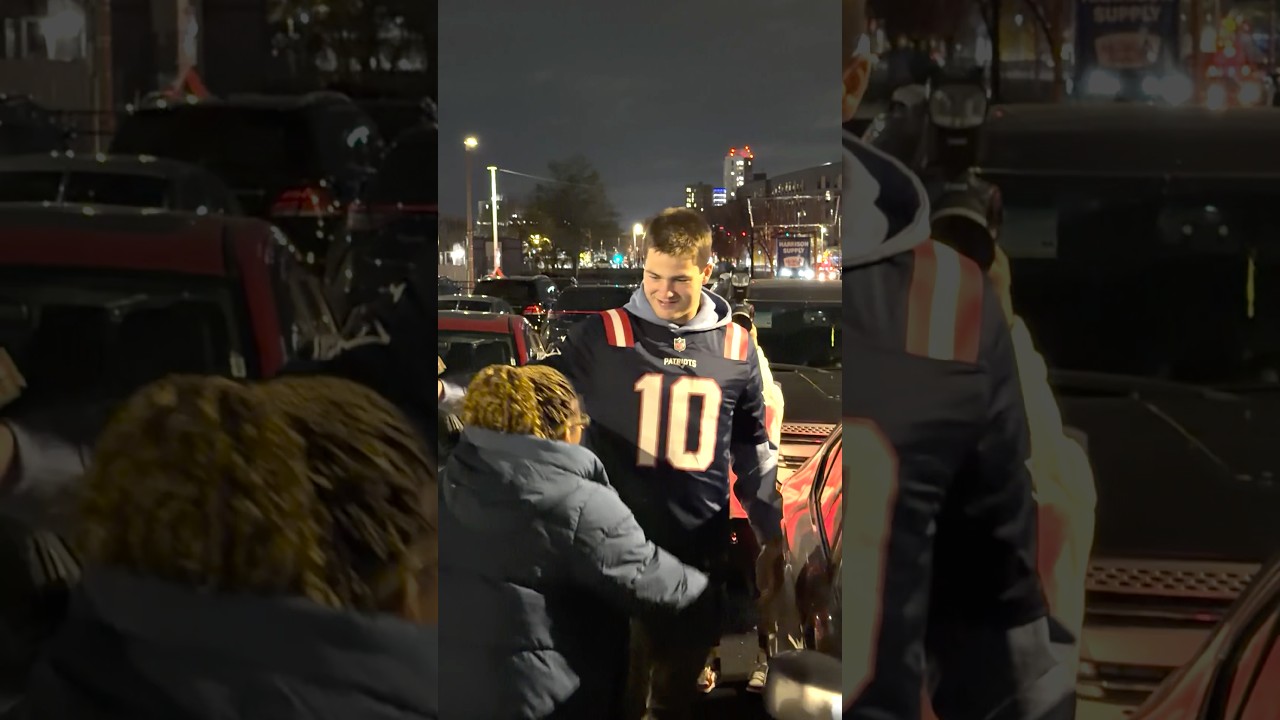 Giving back and giving thanks 🙏🍗 #patriots #nfl #shorts #thanksgiving