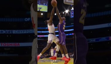 LeBron James MONSTER BLOCK! 👑💪