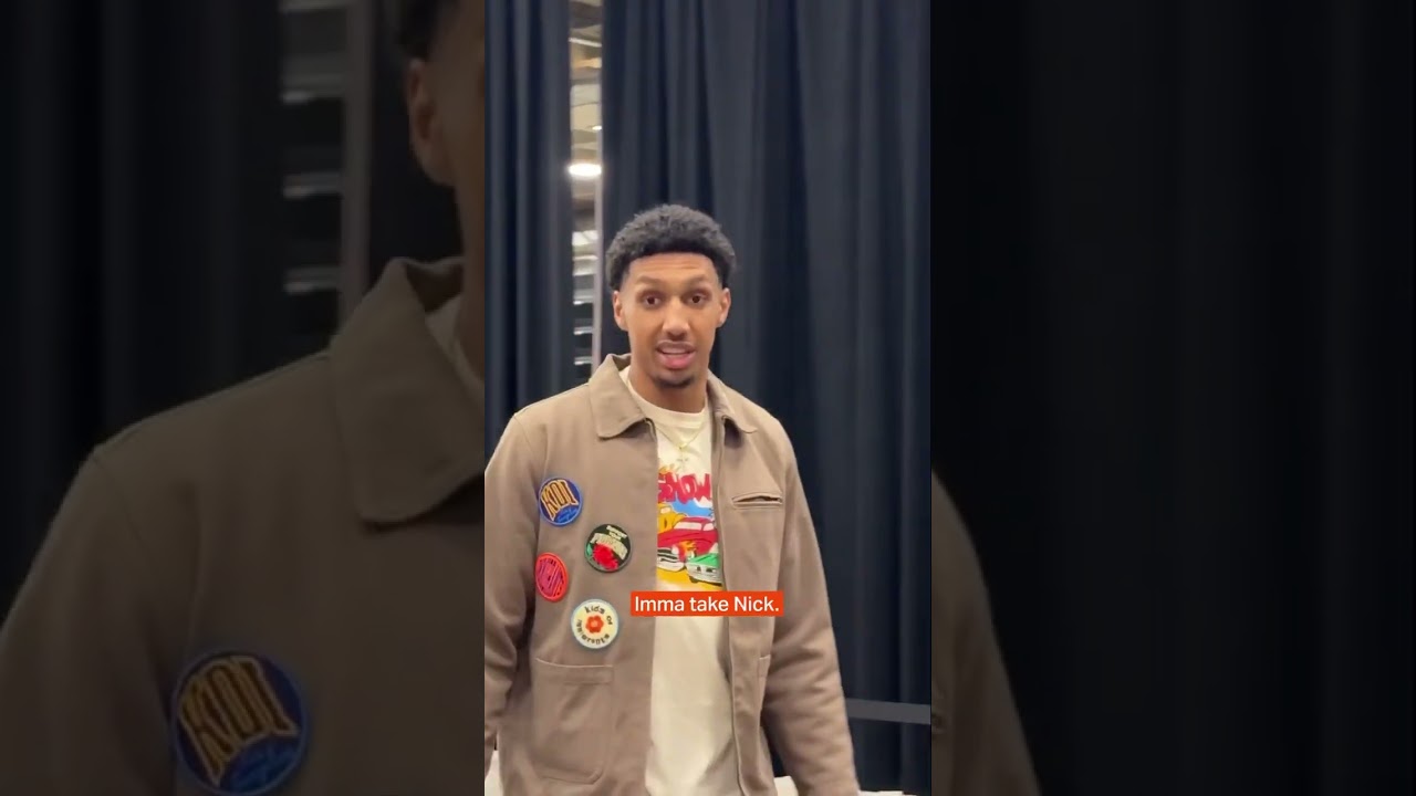 The guys cast their vote for who we should trust to host Thanksgiving 🦃🍂🤣 #shorts | Phoenix Suns