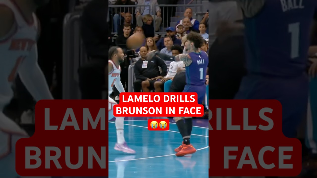 LaMelo hits Brunson in the face 😭
