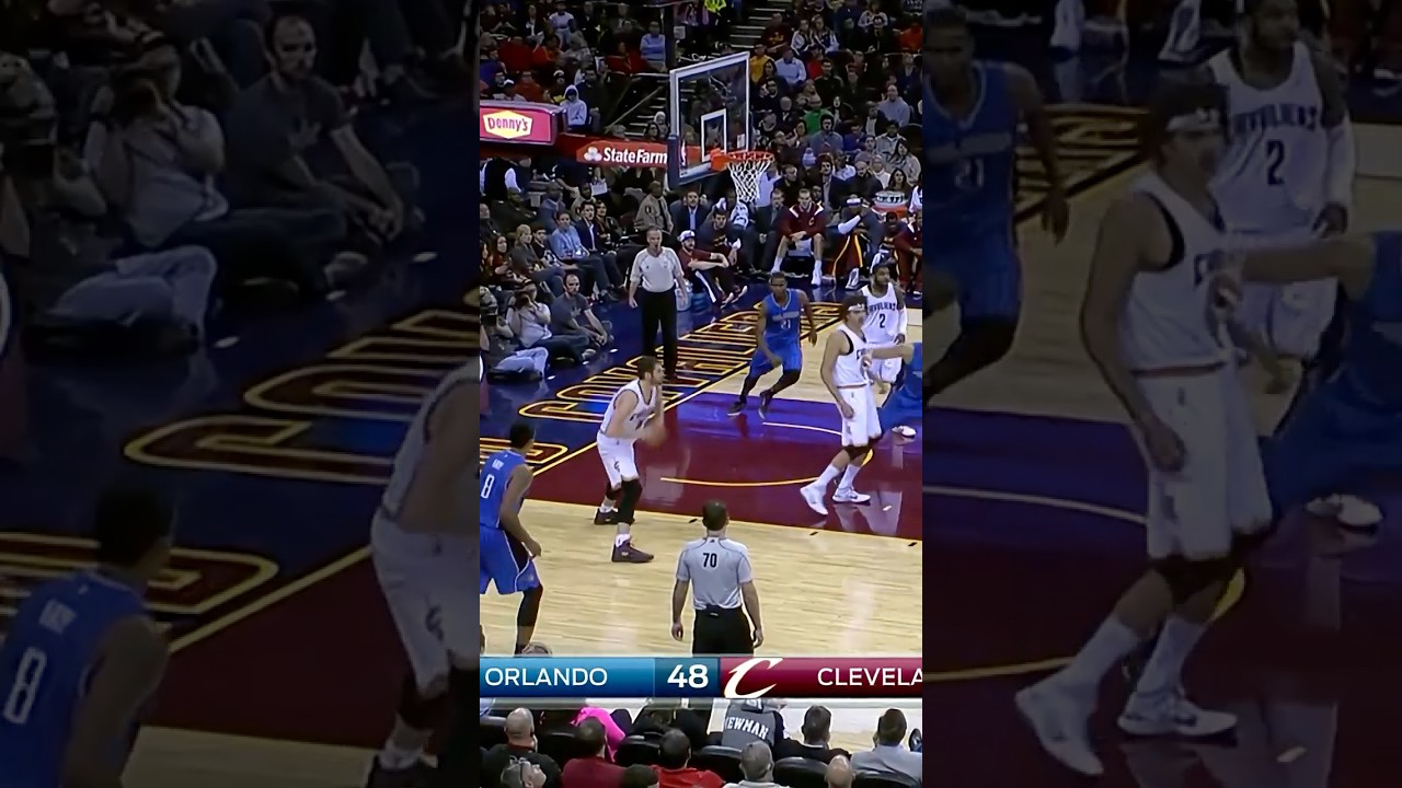 Love And LeBron Created The Craziest Touchdown Connection Ever 😤 #shorts  #nba #basketball #sports