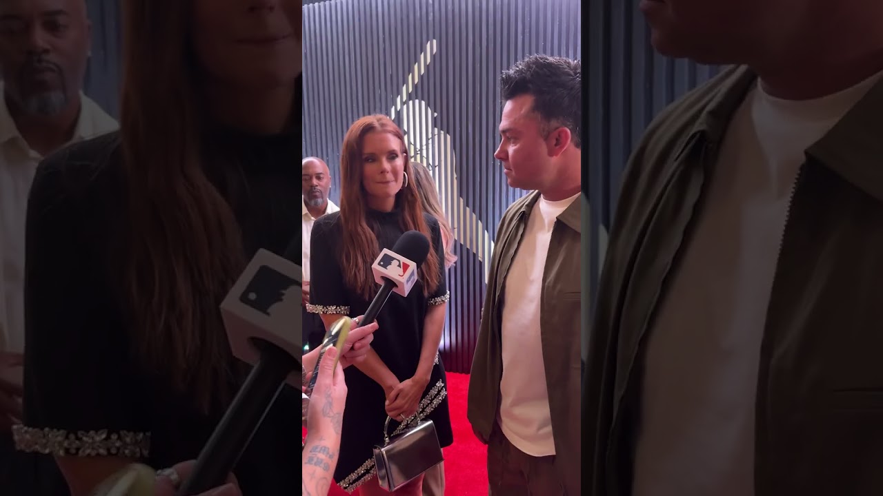 The most important question asked on Thanksgiving: What is your favorite side dish? 🍽️🦃