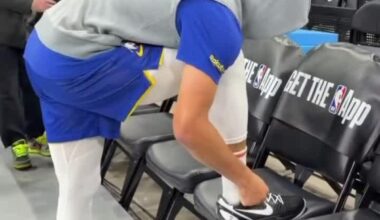 [Highlight] Steph Curry rocking Kobe 6 “Mambacita” on first game since becoming a sneaker free agent