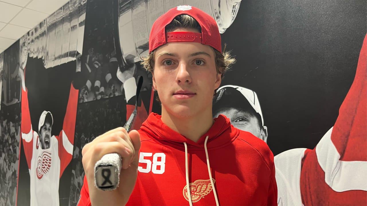 Finnie Honors Mom's Battle on Hockey Fights Cancer Night