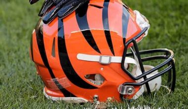 Bengals’ flight to Baltimore delayed for nearly 6 hours ahead of Thanksgiving game