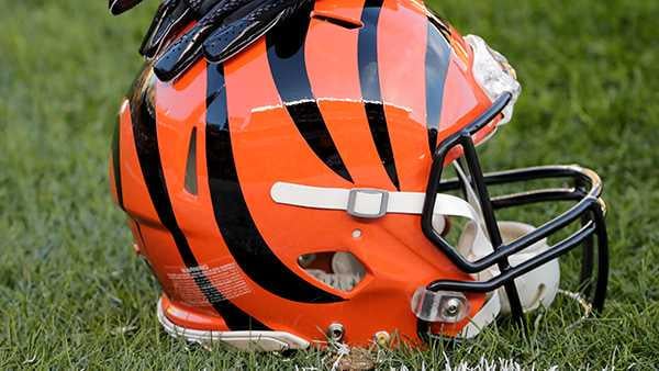 Bengals’ flight to Baltimore delayed for nearly 6 hours ahead of Thanksgiving game