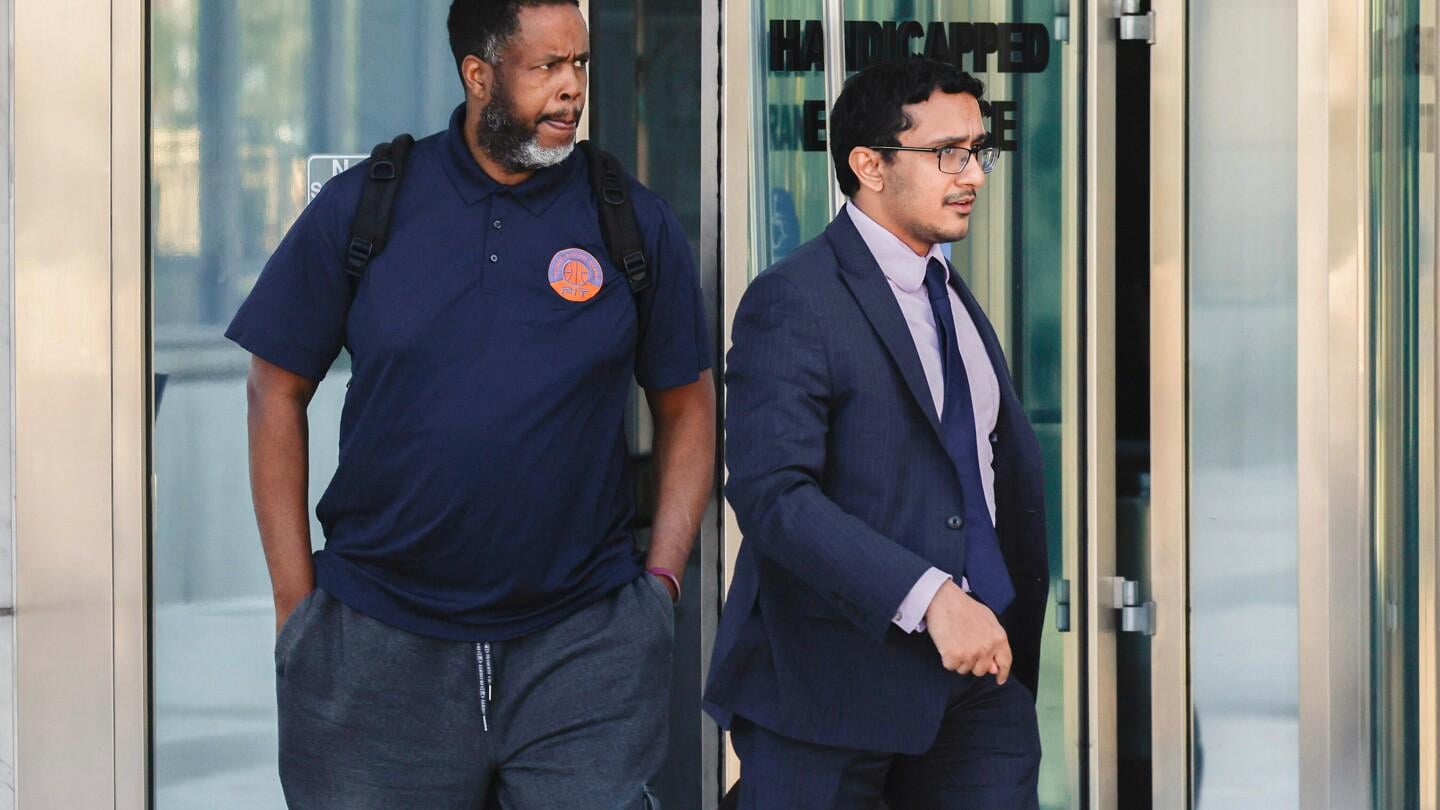 Ex-NBA player Damon Jones pleads not guilty to selling injury secrets, profiting from rigged poker