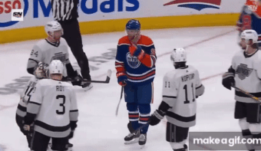 Bringing back this gif since Kempe signed