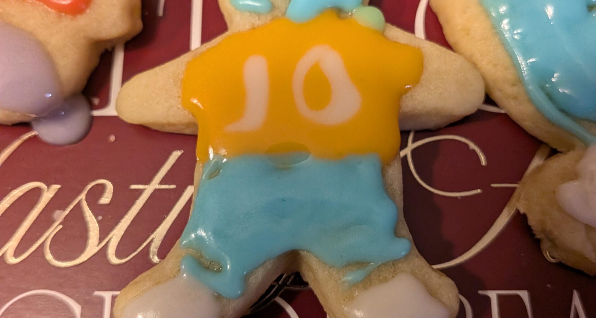 Girlfriend's family made me decorate cookies. I BOlieve.