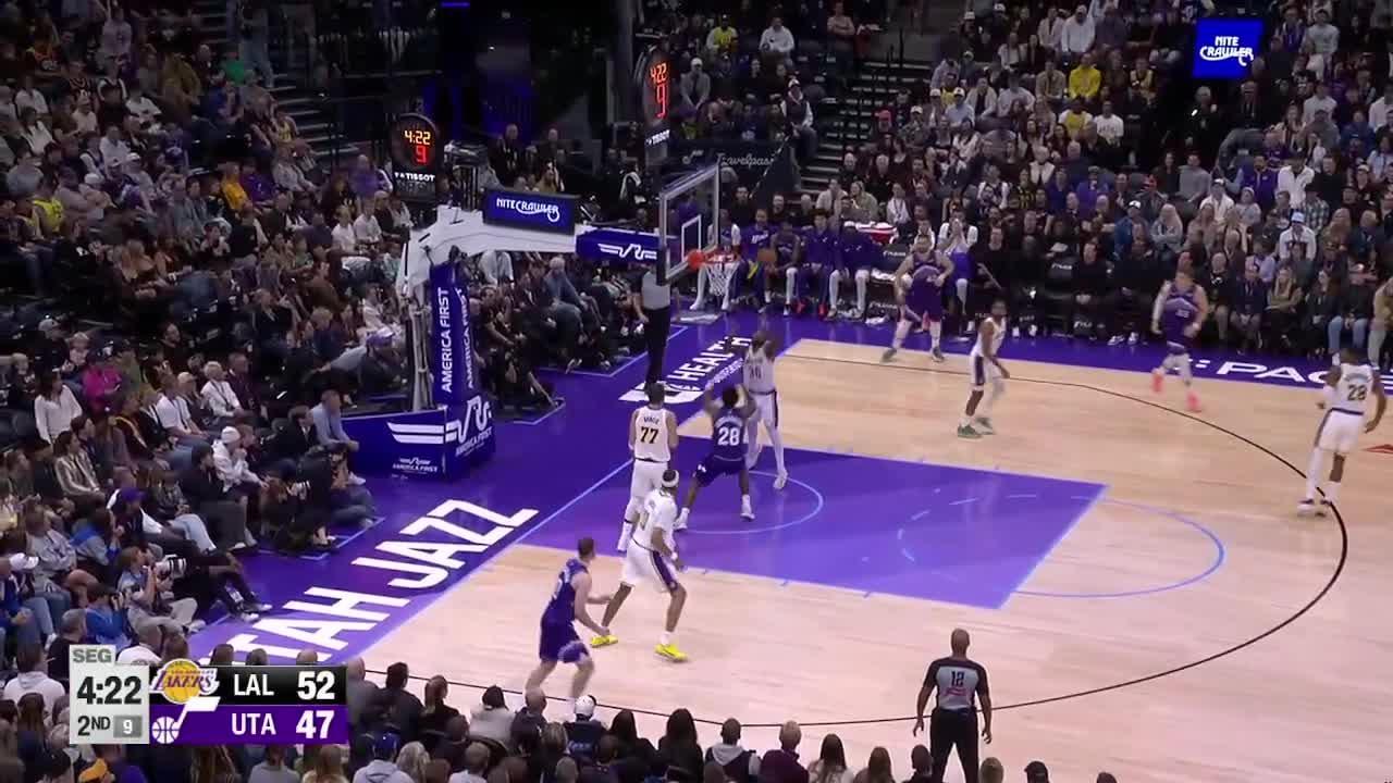 [Highlight] Luka Doncic gets the steal, nutmegs K Love and prances coast-to-coast to drop an alley-oop to Hayes