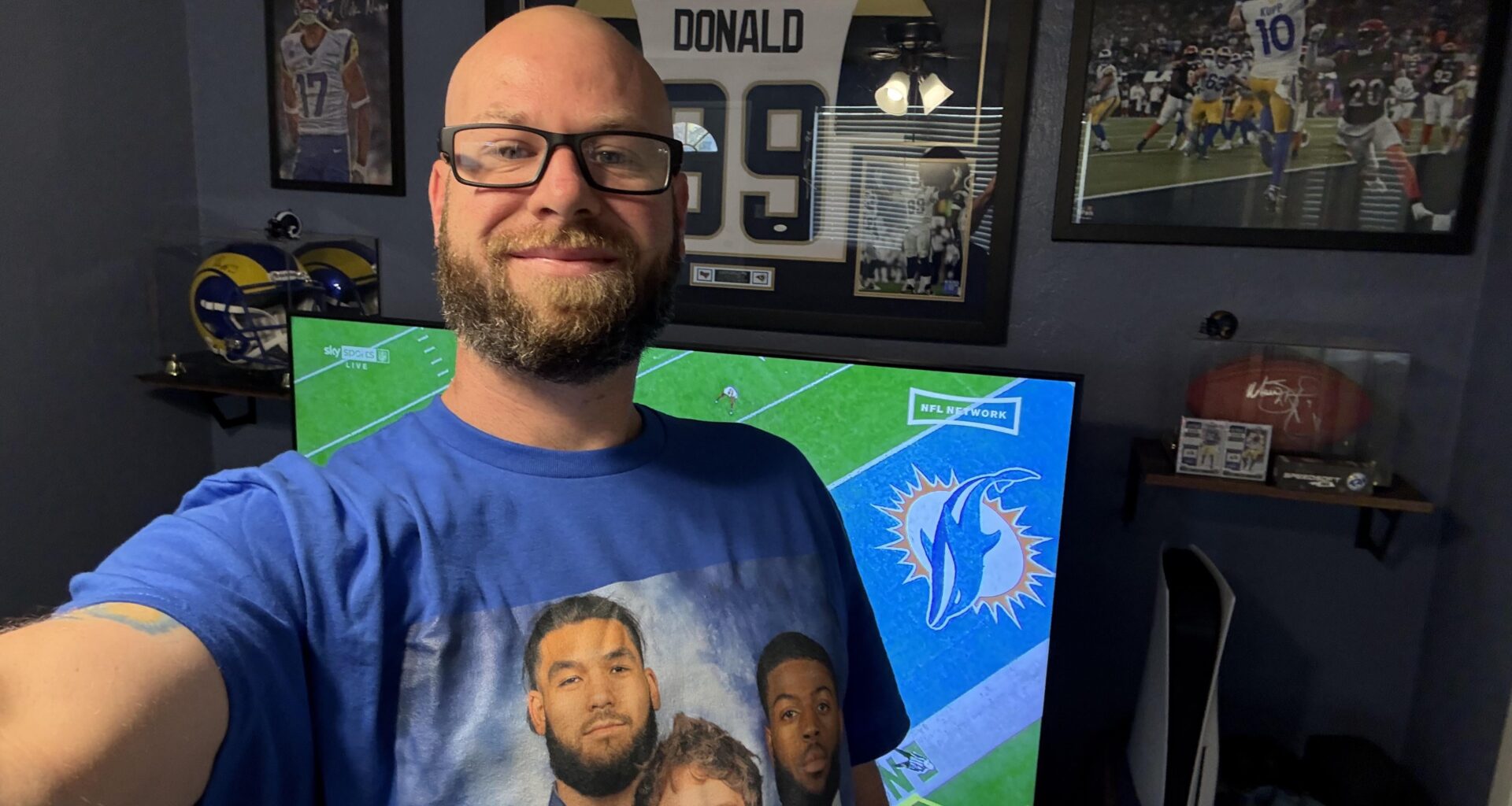 ITS MY BIRTHDAY BOYS AND ALL I WANT IS A RAMS WIN!!!