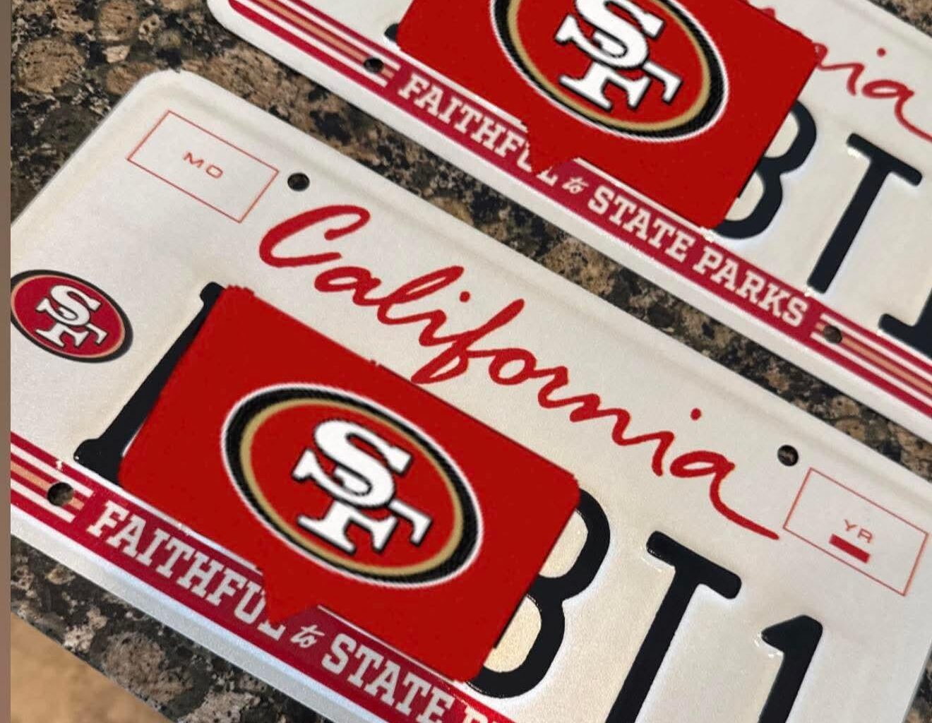 49er plates are getting delivered