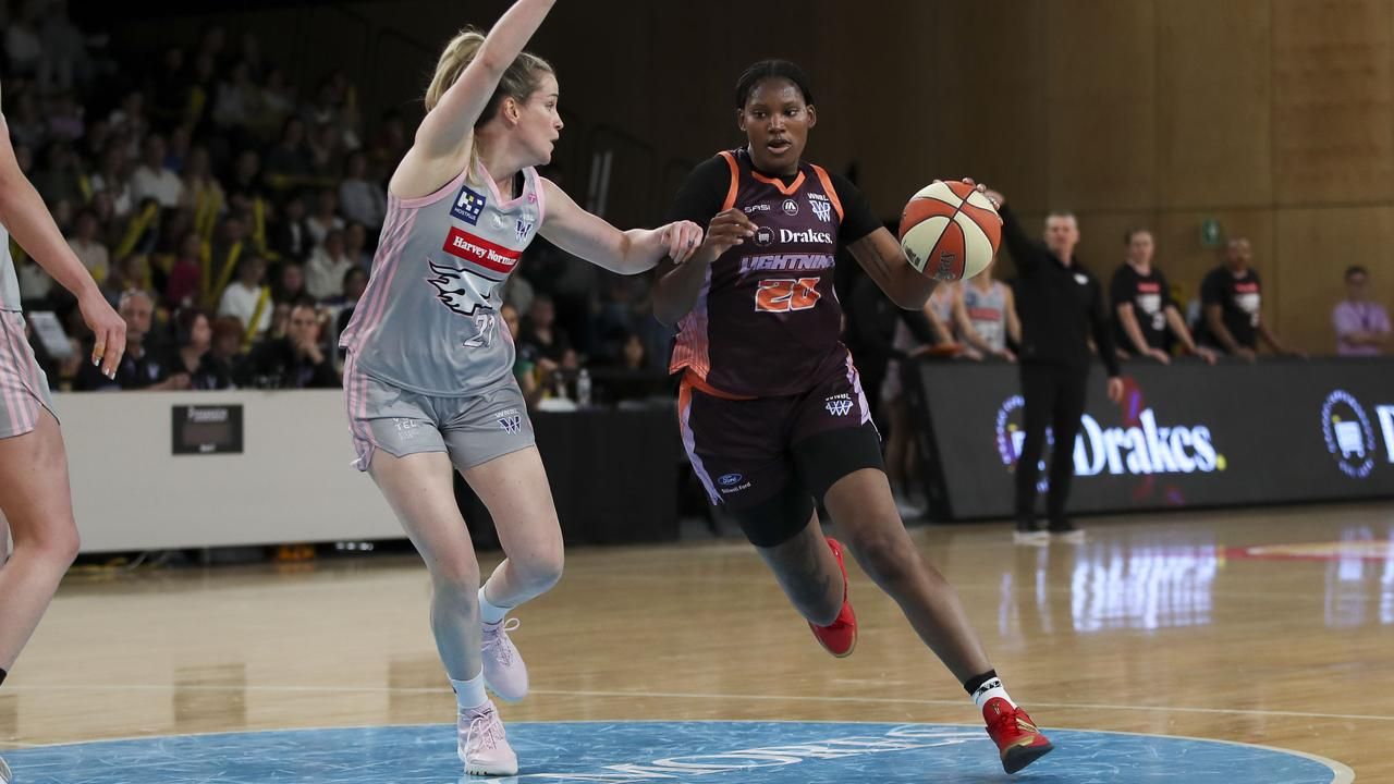 Adelaide lose WNBA import in strike down of Flames