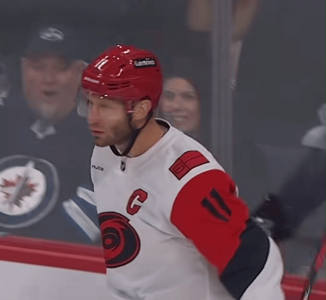 Guy behind Jordon is awestruck.