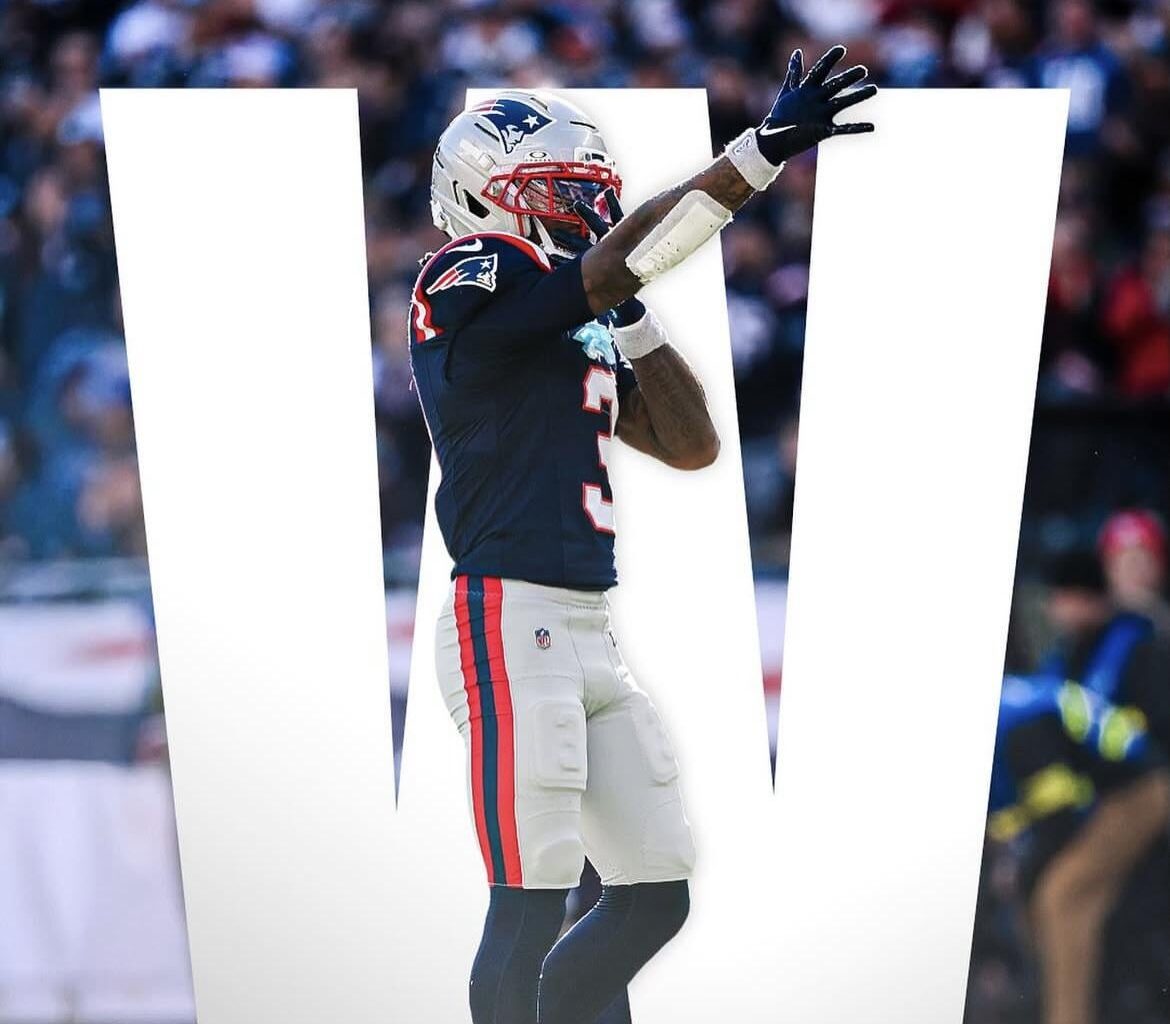 That was some sloppy football, maye looked nervous out there and the O line was awful. But a Win is a win . 7-2 now LFG