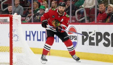 Blackhawks' Nick Foligno To Miss Four Weeks With Hand Injury