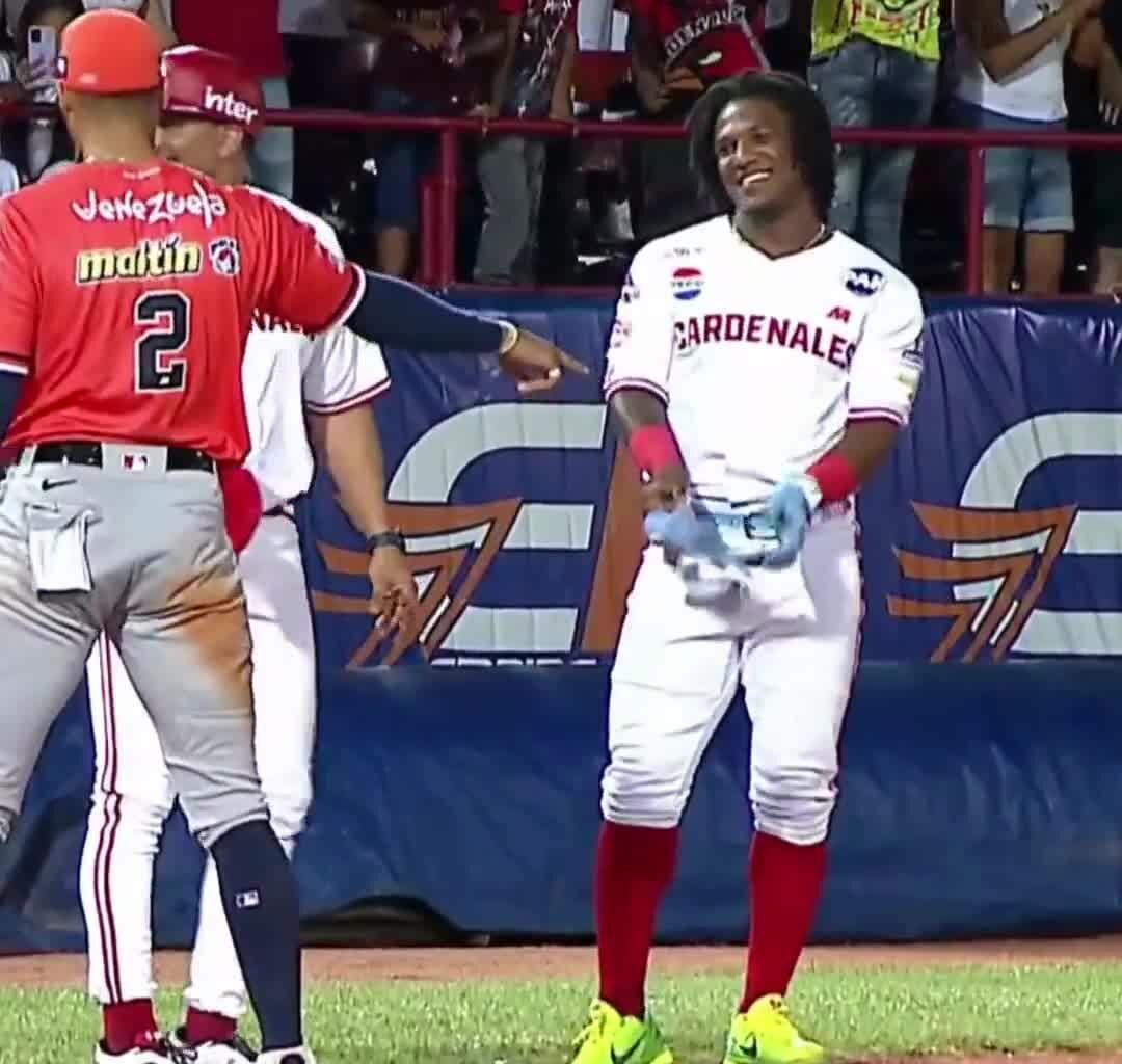 [Mets News and Links] "Luisangel Acuna is back in action, a pinch hit triple and he played CF in the 8th and 9th"