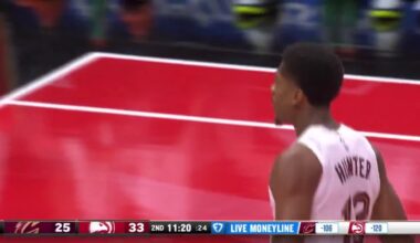 [Highlight] De’Andre Hunter slams it on Mo Gueye and forces him to commit an offensive foul after a stare down