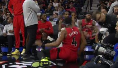 [Highlight] Brandon Ingram slams a water bottle on the floor, splashing floor cleaner, staff members, players and cameraman