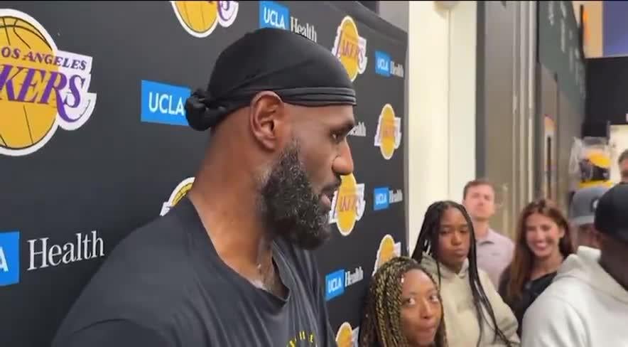 LeBron James on what he expects his role to be this season with the Lakers:
“Don’t matter… I’ve never had a position… There’s not one team, one club, in the world that I can’t fit in and play for. I can do everything on the floor.”