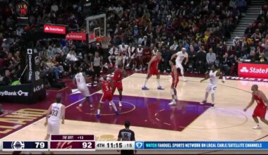 [Highlight] Mobley rises up on both ends, for the swat on Leonard and to guide the ball in the basket for the alley