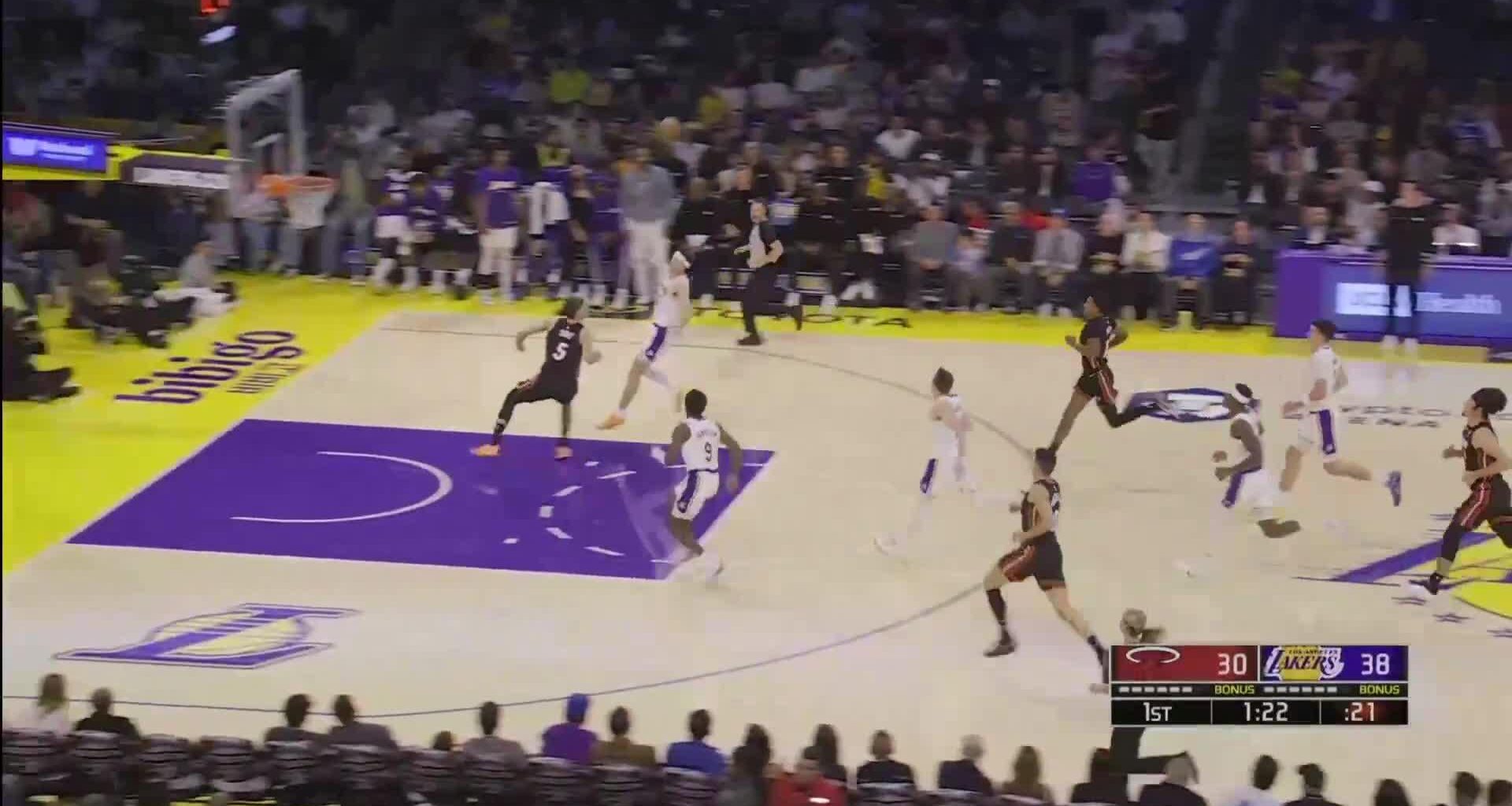 [Highlight] Reaves lobs it up for James!