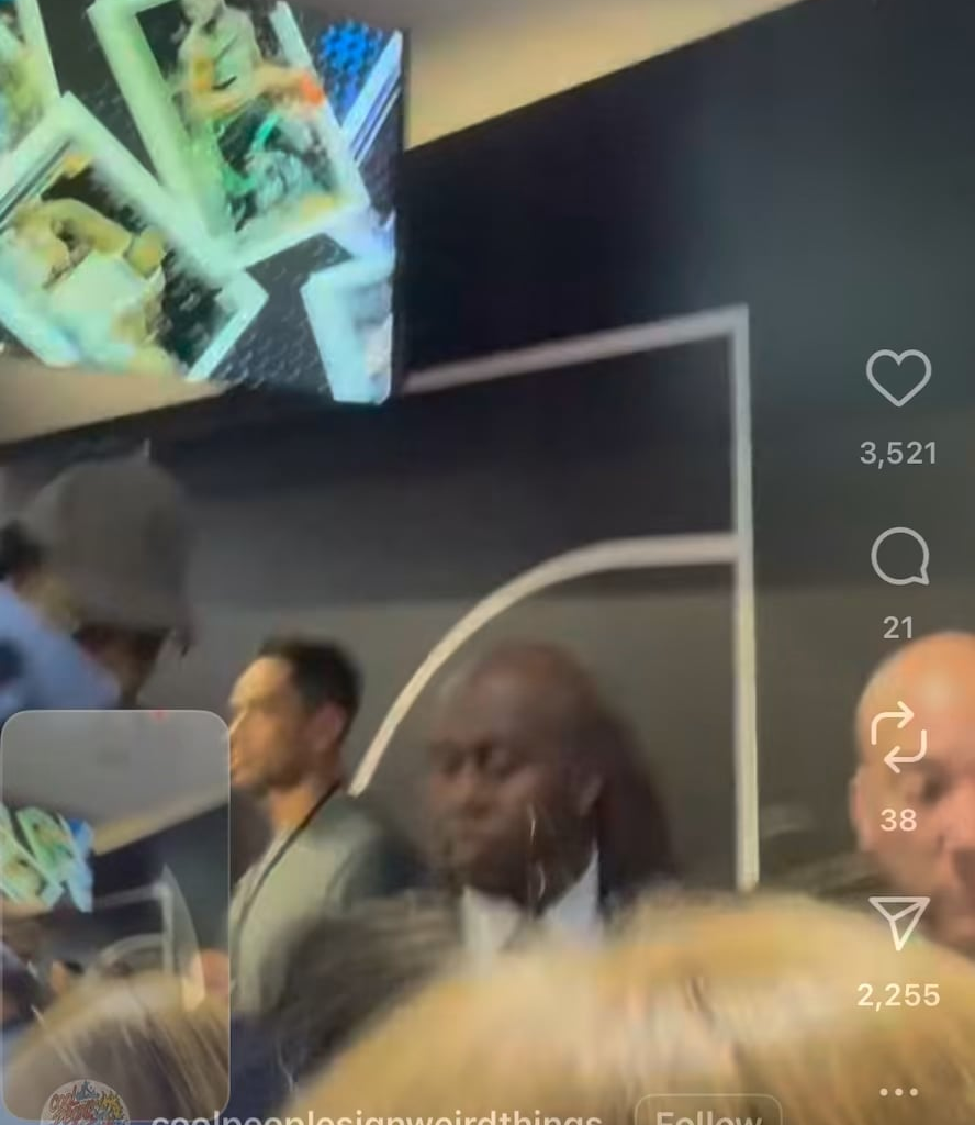 Guy asked OG to sign his hemorrhoid suppositories and he did… lmfao