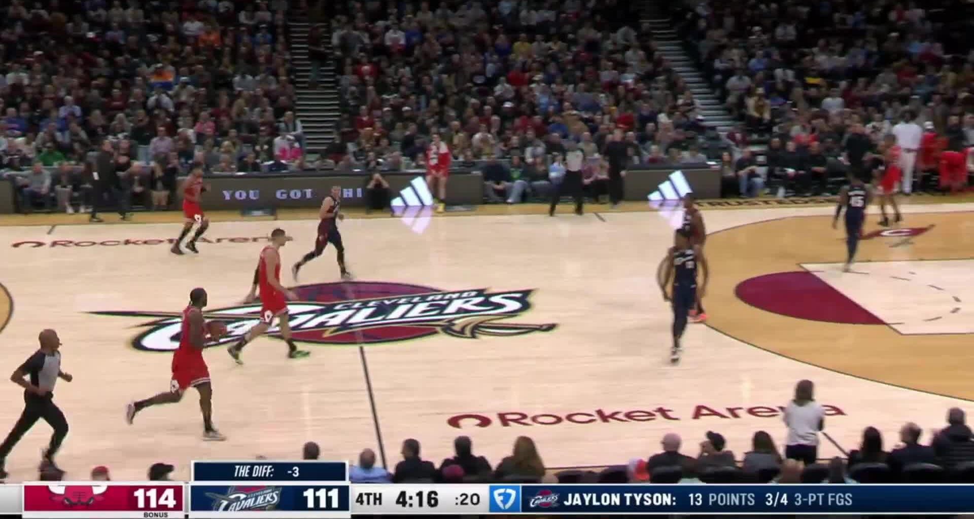 [Highlight] Jaylon Tyson scores eight straight points for the Cavs to get them within one