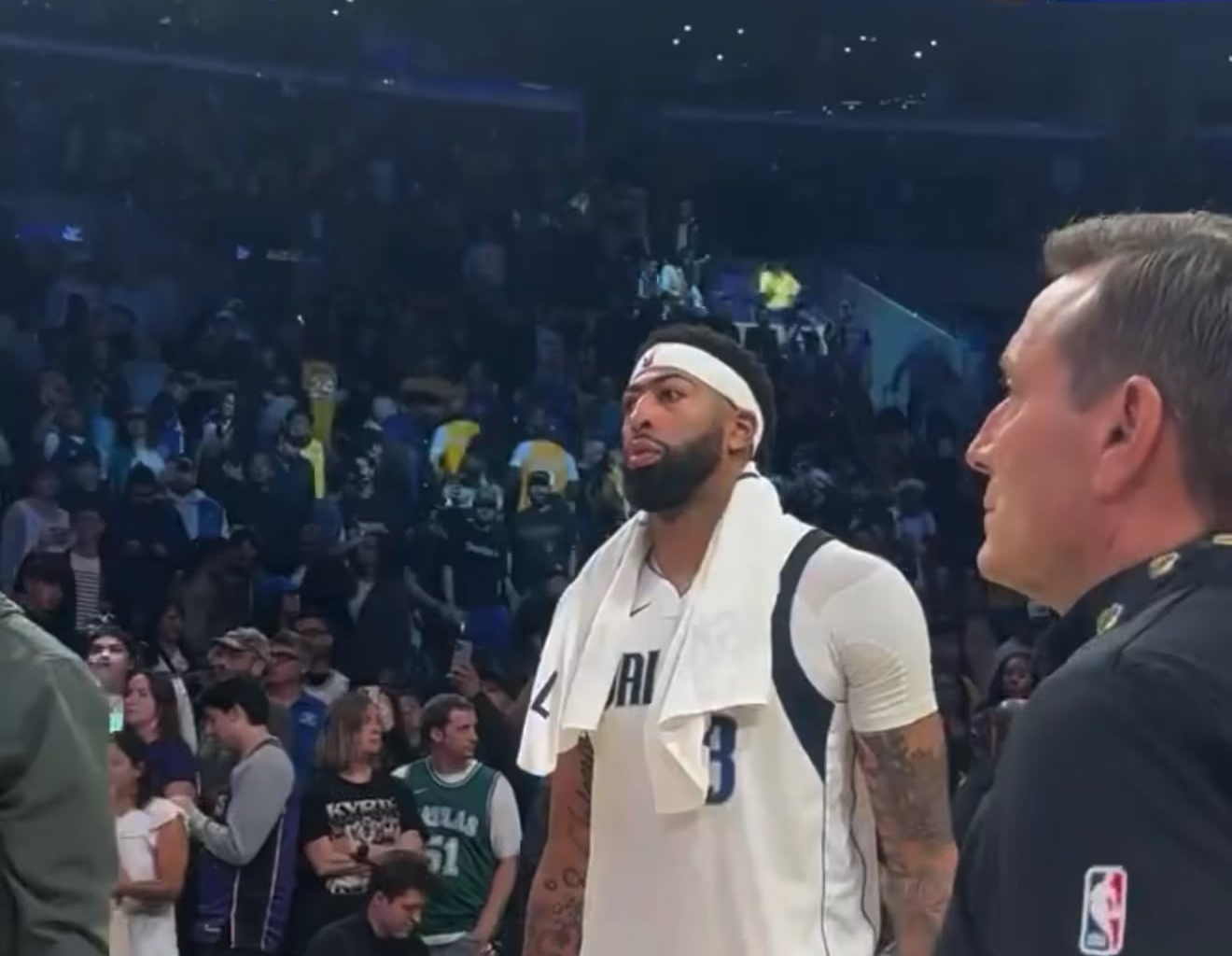 Rui and AD postgame hug 🥲